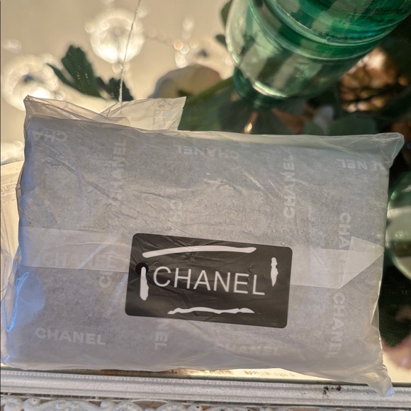 Chanel VIP Wallet - Picture 5 of 5